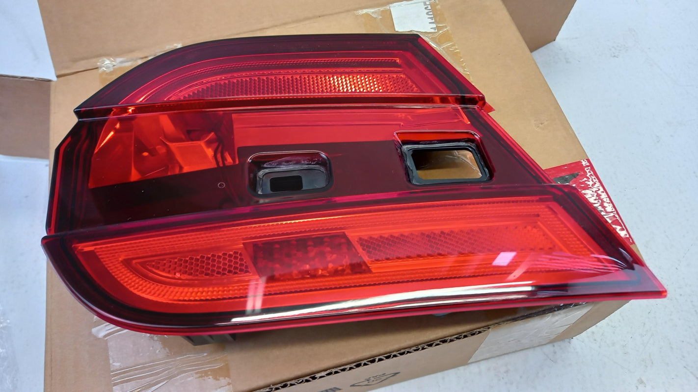 Original JAGUAR XF X250 09-15 Nebelschlussleuchte links C2Z12877