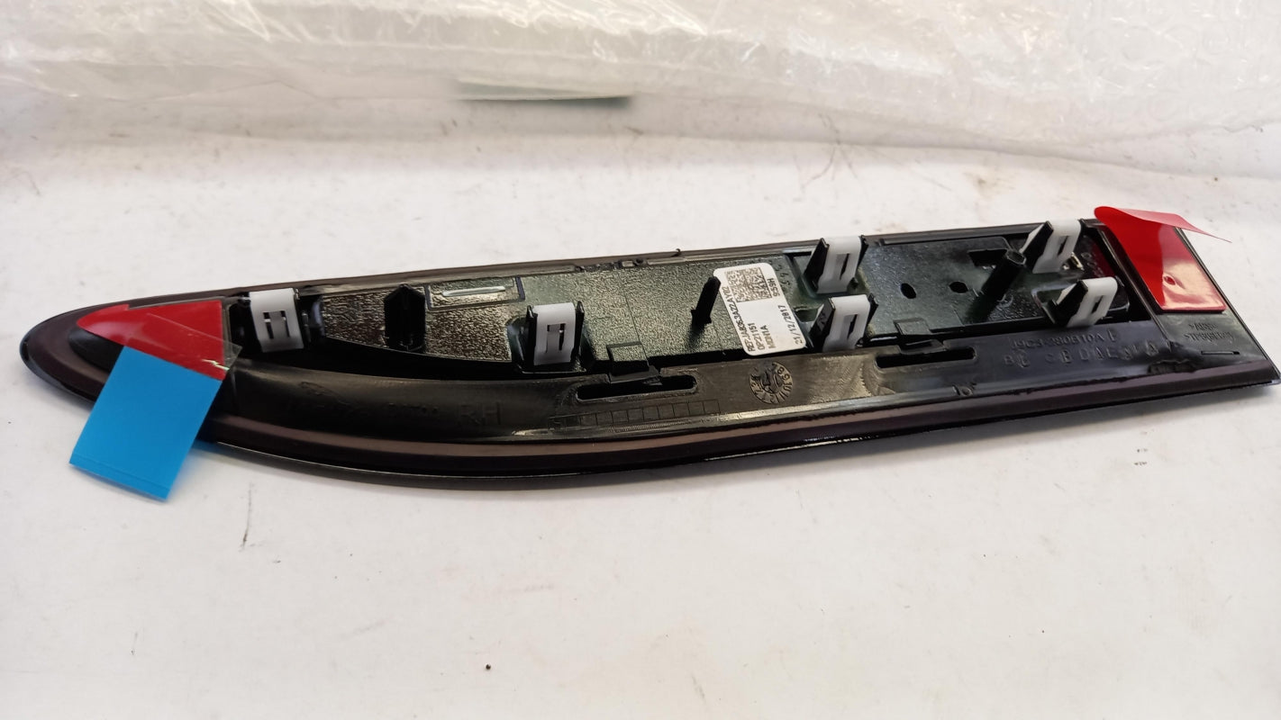 Original JAGUAR E-Pace X540 2017- Kotflügel Entlüftungsblende rechts J9C6908