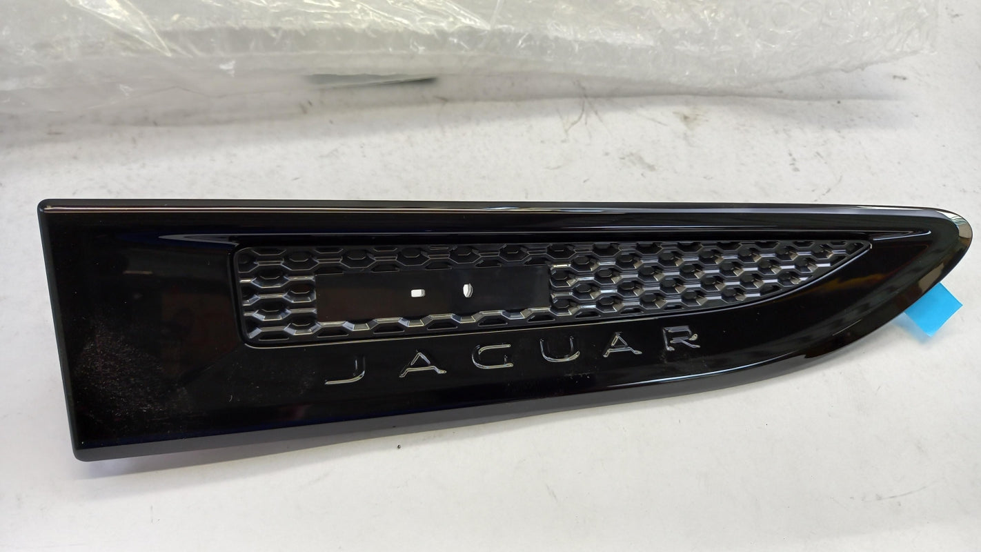 Original JAGUAR E-Pace X540 2017- Kotflügel Entlüftungsblende rechts J9C6908