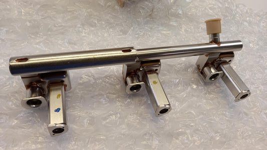 Original JAGUAR F-Pace X152 XF XJ X351 Kraftstoff Verteilerrohr Links AJ813750