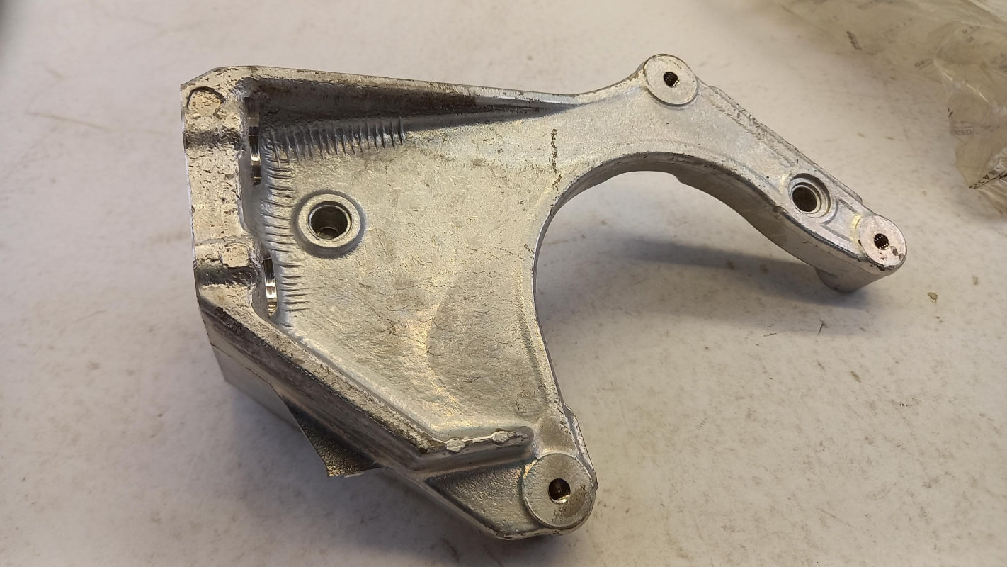 Original OE Peugeot Halter 1628ZN