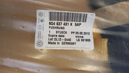 Original VW Polo IV '02-'09 Fensterführung schwarz vorne links 6Q4837431K5AP