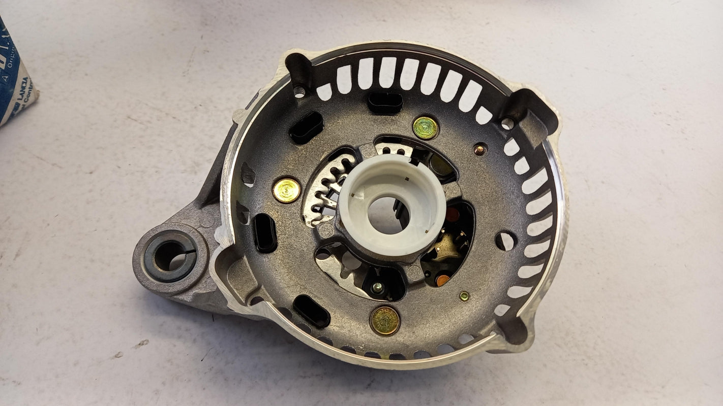 Original FIAT Punto 93-97 Generatorregler Halter 9946551