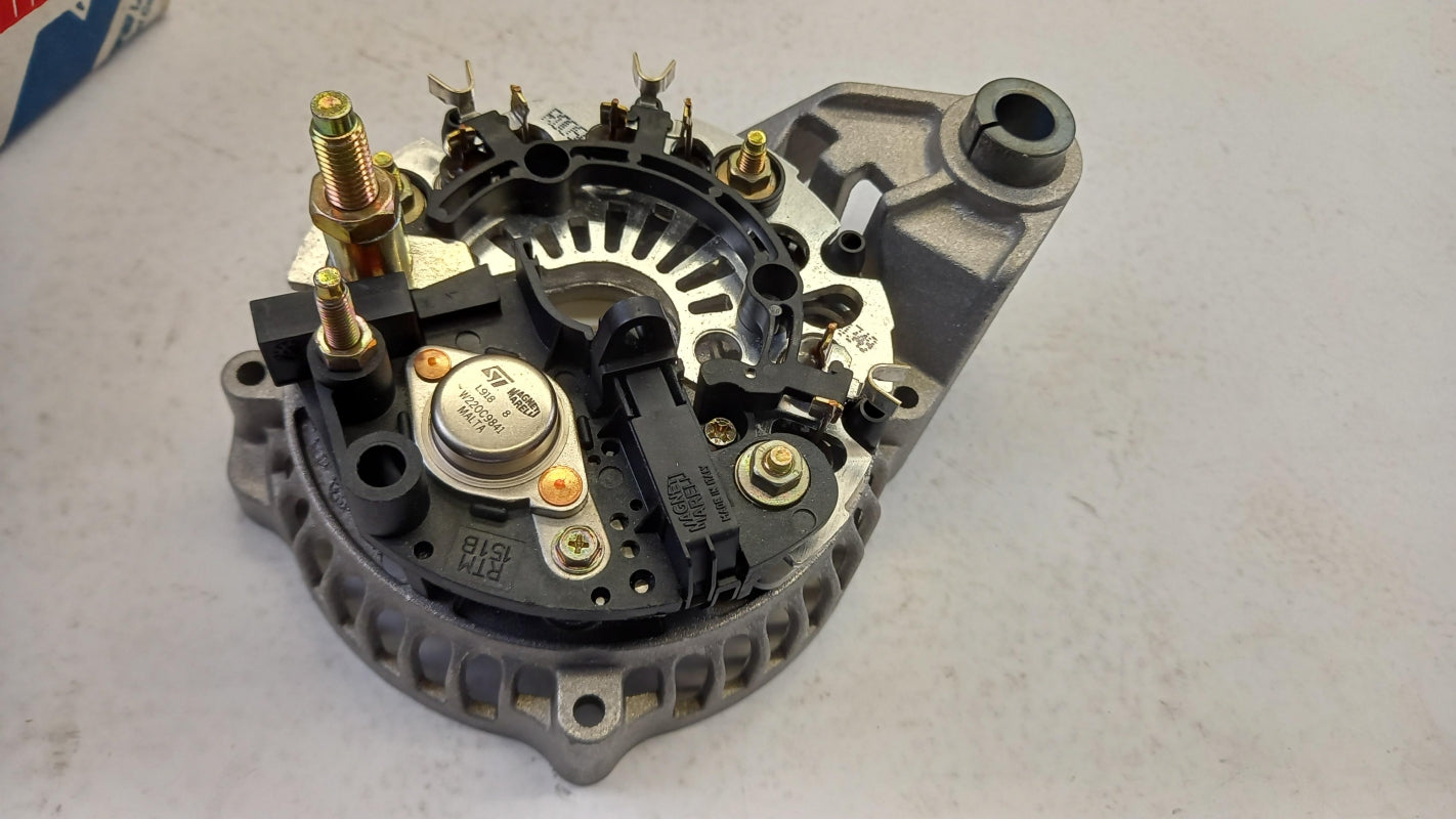 Original FIAT Punto 93-97 Generatorregler Halter 9946551