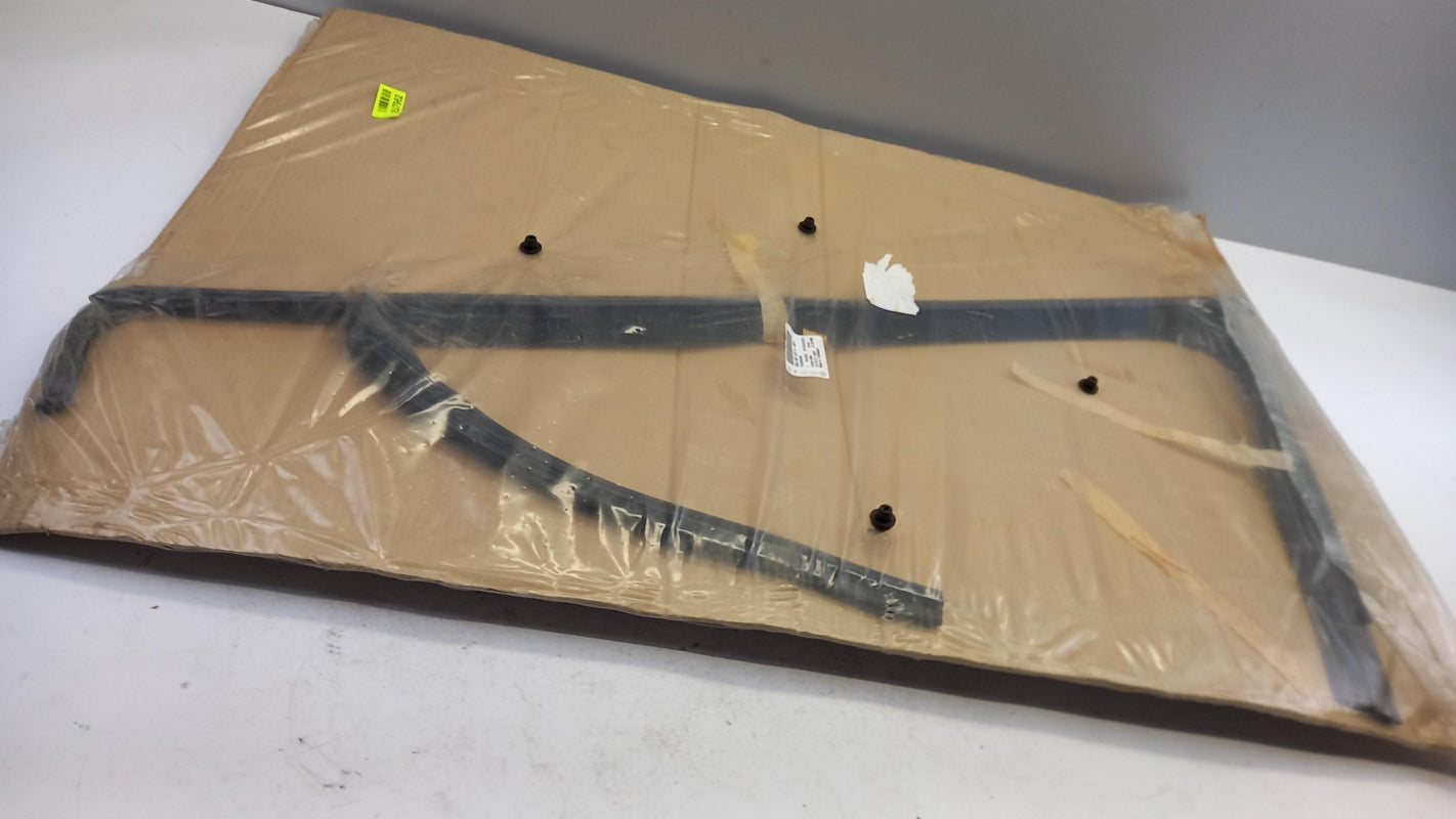 Original VW Polo IV '02-'09 Fensterführung schwarz vorne links 6Q4837431K5AP