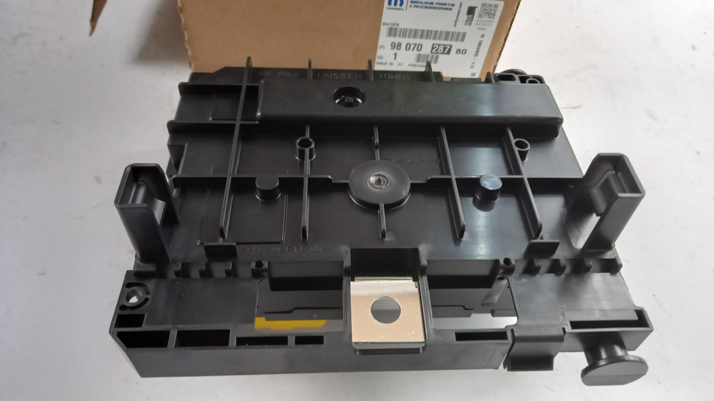 Original CITROEN C4 C8 Jumpy III PEUGEOT 307 607 807 Sicherungskasten 9807028780