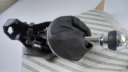 Original FIAT 500 07-12 Schalthebel Schaltmechanismus 55344793