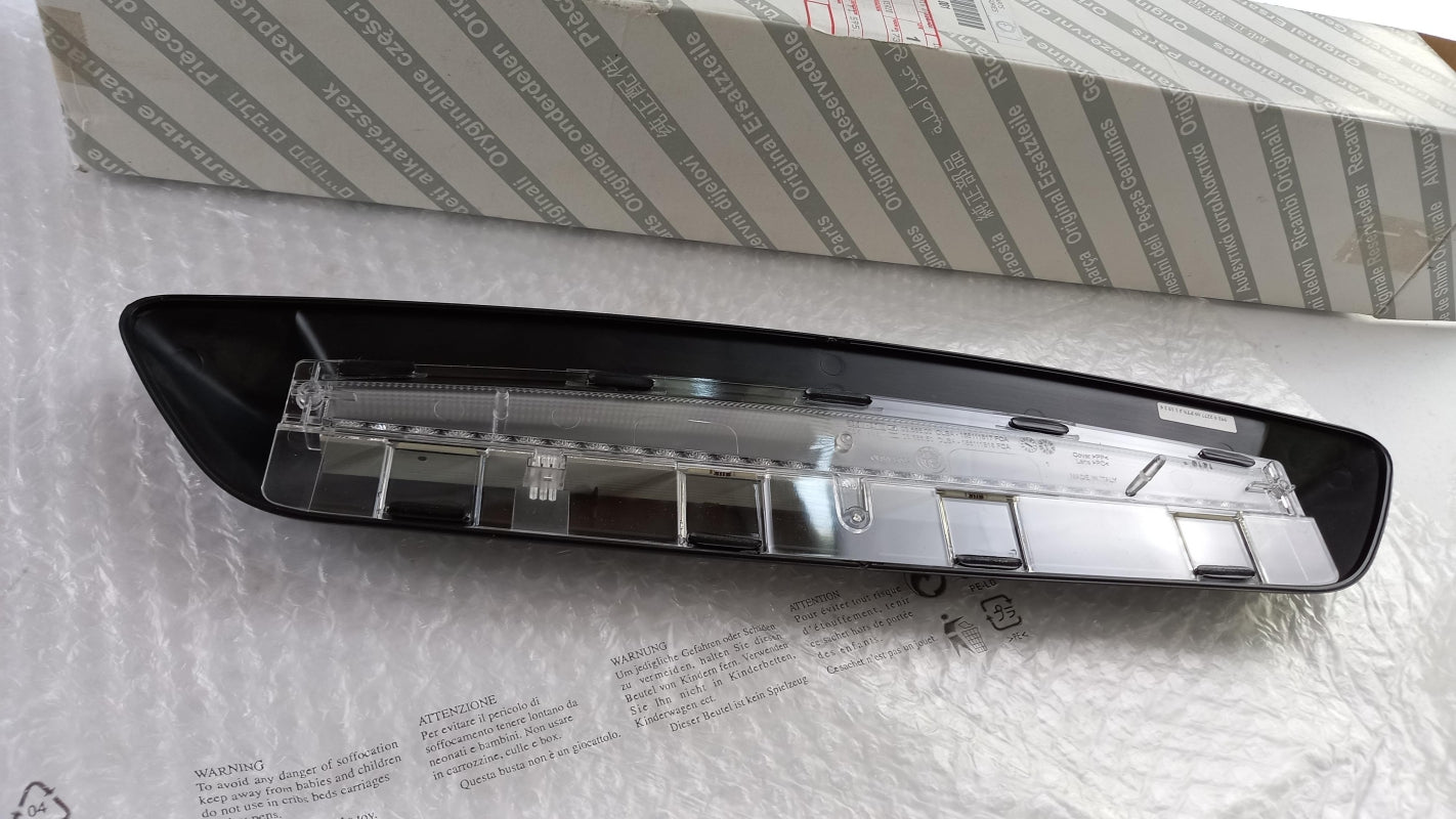 Original OE FIAT Zusatzbremsleuchte 156115845