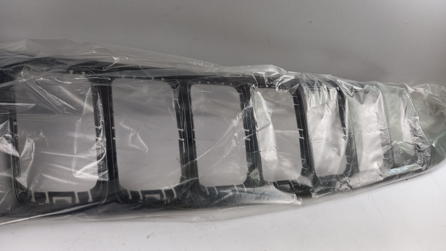 Original JEEP Grand Cherokee WK2  Kühlergitter K5RM46TZZAA