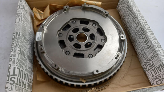 Original OE RENAULT Schwungrad 123104593R