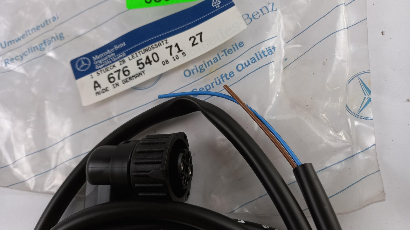 Original MERCEDES-BENZ Atego Kabelbaum Heckleuchte A6765407127