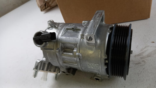 Original OE Peugeot Klimakompressor 9815198580