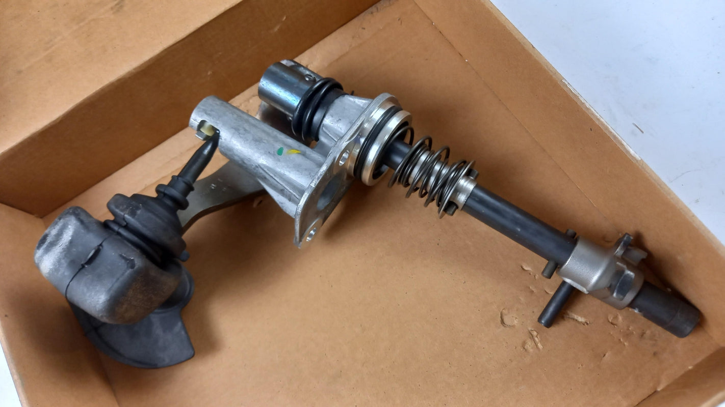 Original OE RENAULT Schaltstange 8200616424
