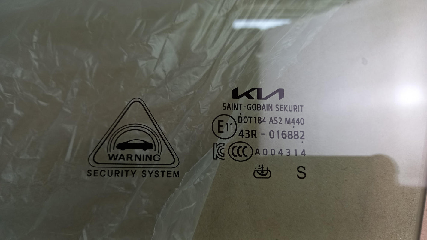 Original OE HYUNDAI/KIA 82410AT020