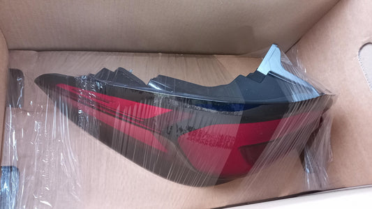 Original OE BMW Heckleuchte 63215A711B1