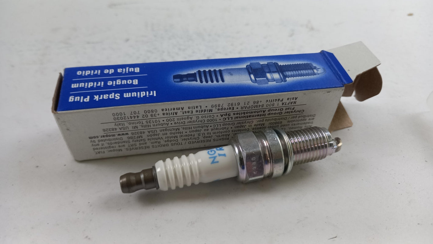 Original FIAT 500 Abarth 1.4 Zündkerze KSP070507AC