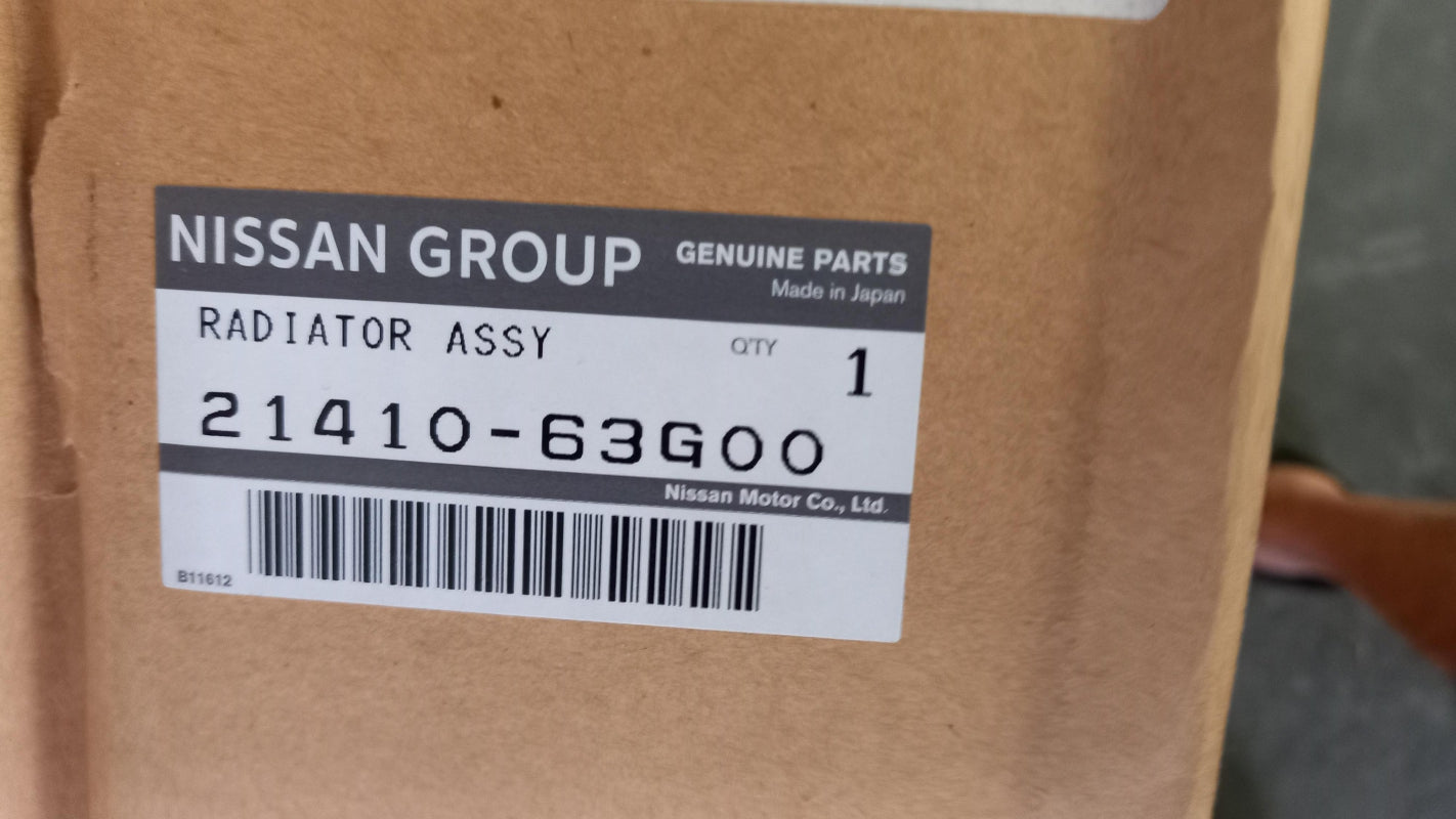 Original OE NISSAN Wasserkühler 2141063G00