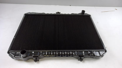 Original OE NISSAN Wasserkühler 2141063G00
