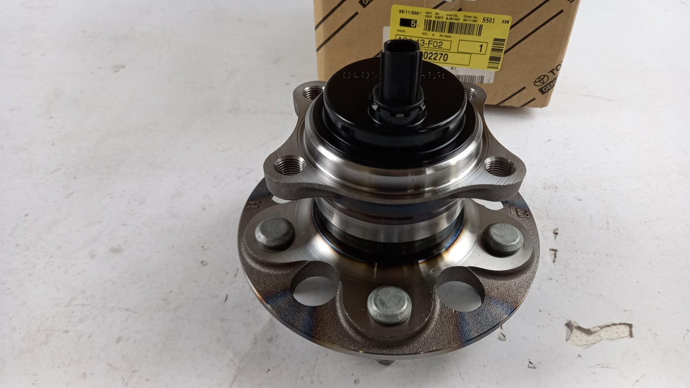 Original TOYOTA Corolla 2019- C-HR 2016- Radnabe hinten 4245002270