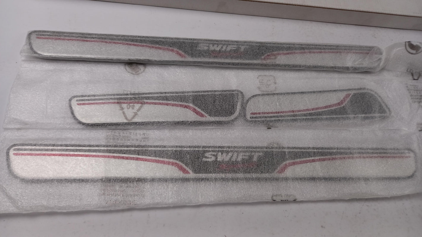 Original OE SUZUKI Einstiegsleisten Satz 990E068R60000