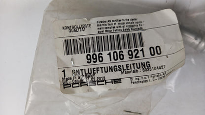 Original PORSCHE 911 996 1998-2005 Entlüftungsleitung Rohr 99610692100