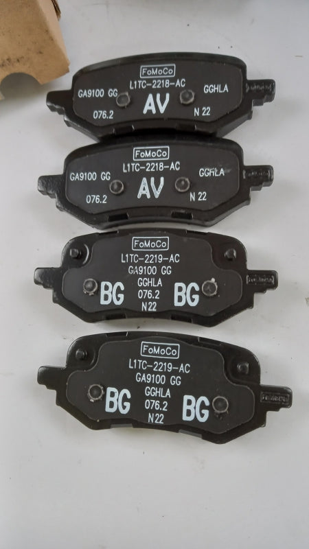 Original FORD Puma JK 1.0 EcoBoost Bremsbeläge Hinten 2551324