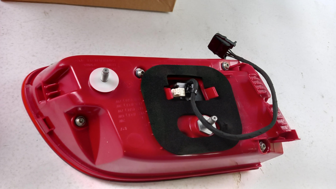 Original OE PORSCHE Heckleuchte 95B945094AD