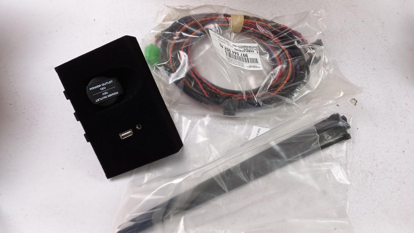 Original PORSCHE Panamera Universelles Audio-Interface AUX USB iPod 97004490043