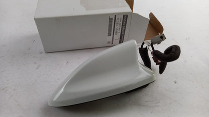 Original NISSAN Micra K14 Antenne mit DAB Solid White KE2805FABB