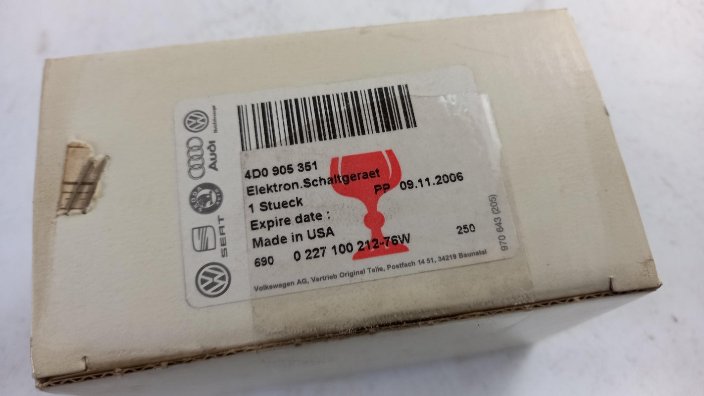 Original AUDI A3 A4 A6 A8 VW Golf Passat Sharan 1.8 Leistungsendstufe 4D0905351