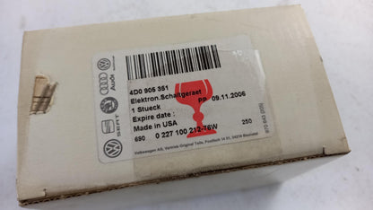 Original AUDI A3 A4 A6 A8 VW Golf Passat Sharan 1.8 Leistungsendstufe 4D0905351