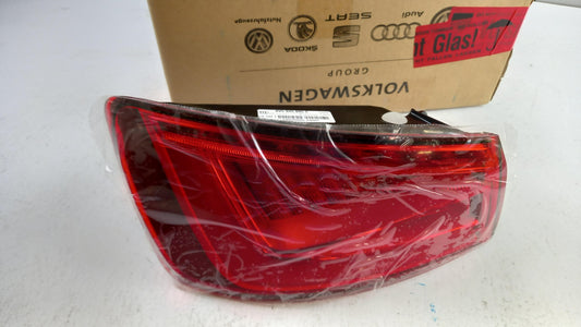 Original AUDI A3 8V 13-16 LED-Heckleuchte Rücklicht außen links 8V5945095C