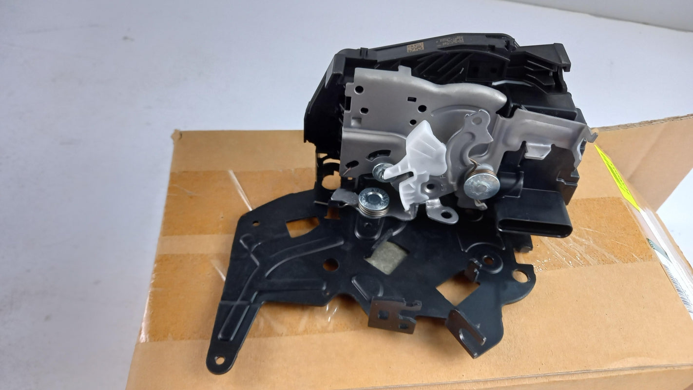 Original JAGUAR XE RANGE X760 2015< Türschloss Vorne Rechts C2D49429