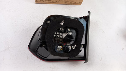 Original OE Volkswagen Heckleuchte 5K0945093AF