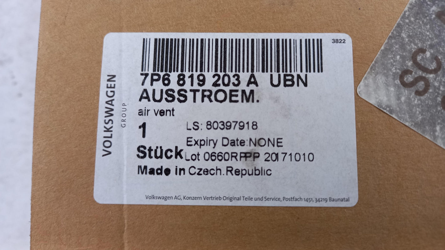Original VW Touareg 7P Luftdüse mitten satinschwarz 7P6819203AUBN