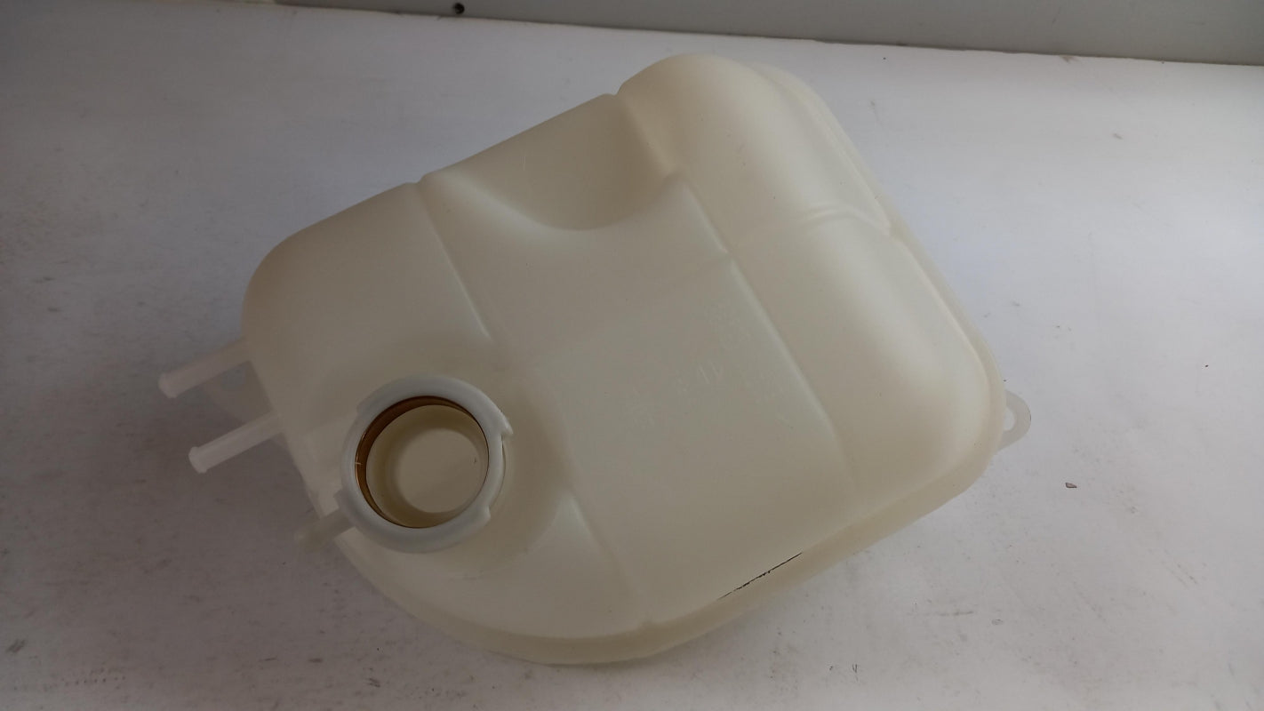 Original OE NISSAN Kühlmittelbehälter 21711F3900