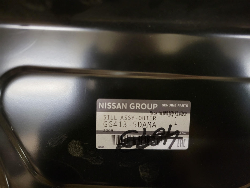 Original NISSAN Infiniti Q30 QX30 H15E Schweller links G64135DAMA