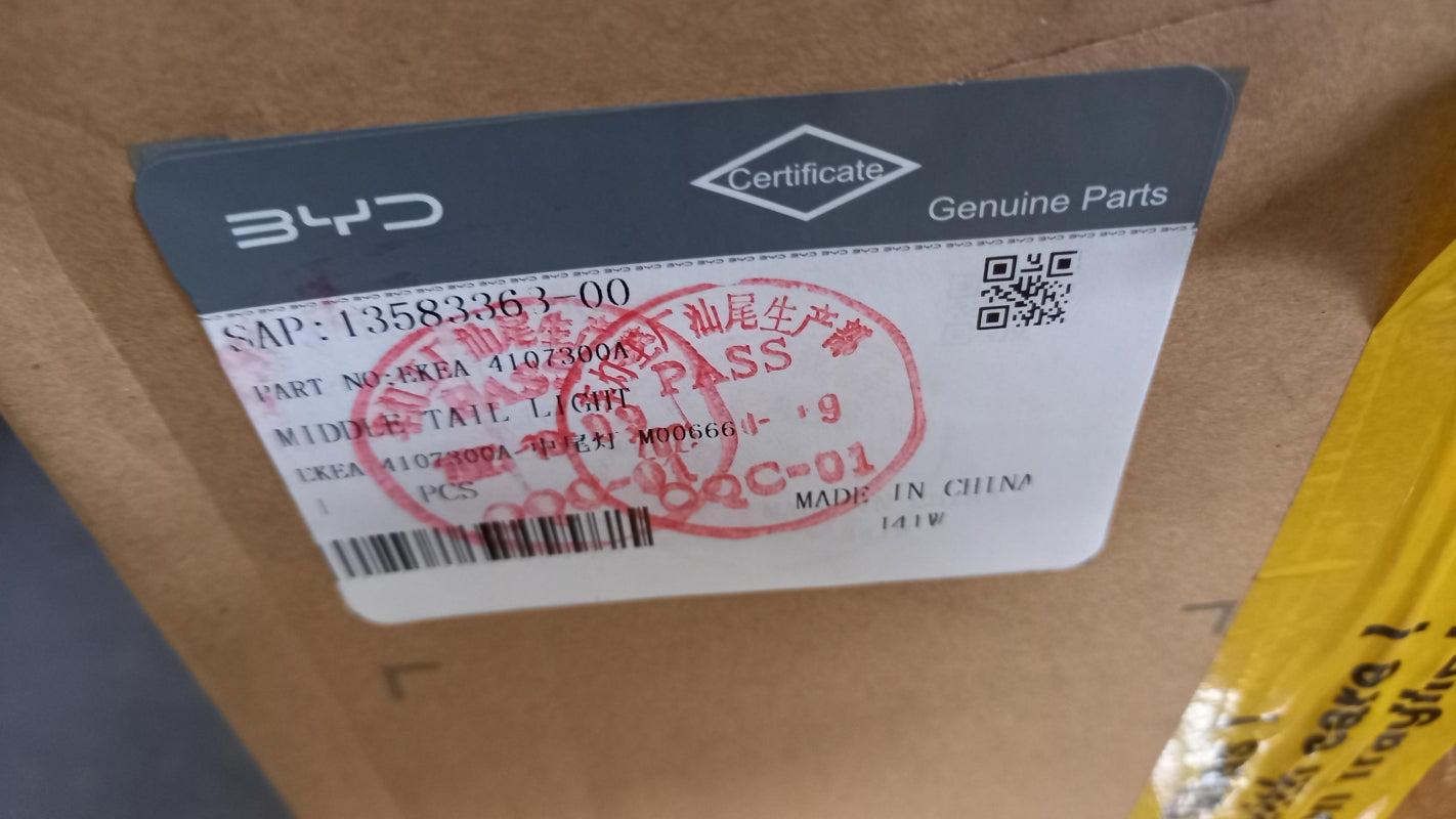 Original BYD Seal Rückleuchte Rücklicht mitten 1358336300