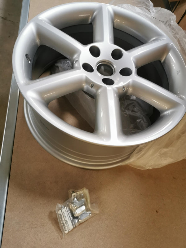 Original NISSAN 350Z Alufelge 8Jx18 vorne 40300CD129