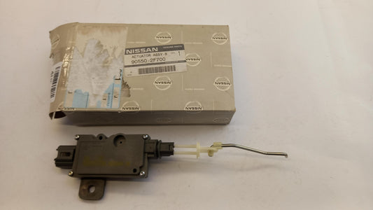 Original NISSAN Primera P11 Kofferraumdeckel Stellantrieb 905502F700