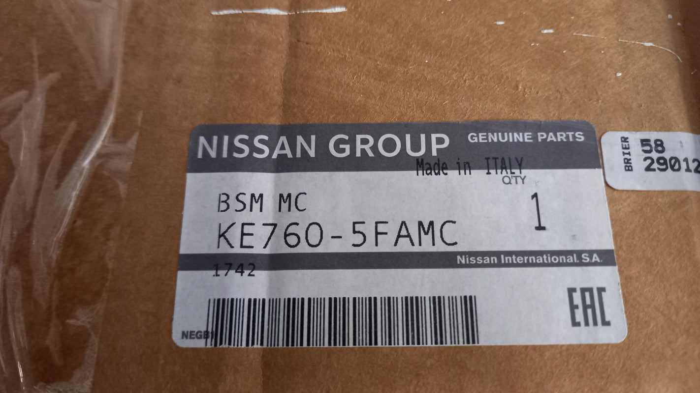 Original OE NISSAN Türzierleisten Satz KE7605FAMC