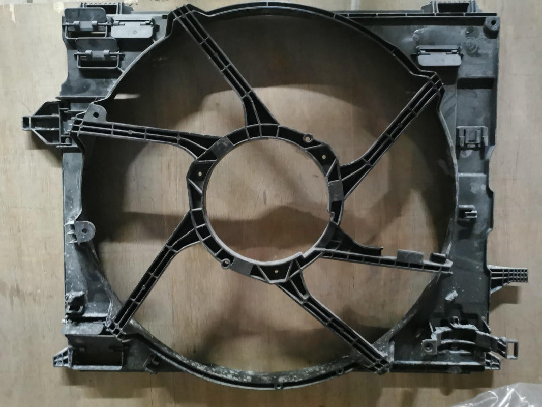 Original BMW 2er F87 3er F80 4er F82 F83 Kühlerlüfterverkleidung 67327850474