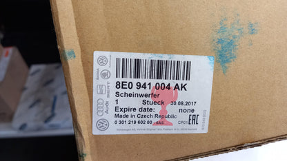 Original AUDI A4 8H/8E Halogen Hauptscheinwerfer Frontlicht rechts 8E0941004AK