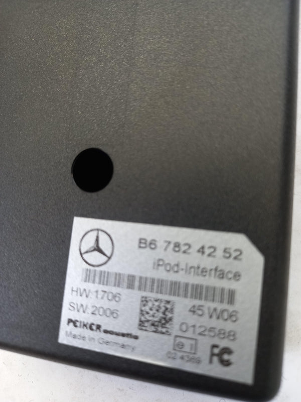 Original MERCEDES-BENZ W169 C169 W245 iPod Interface Montagesatz B67824253