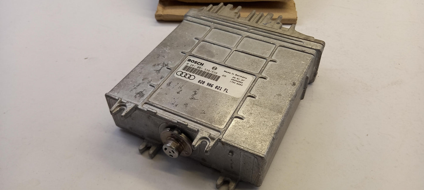 Original AUDI A4 8D 1.9 TDI Motorsteuergerät ECU 028906021FL