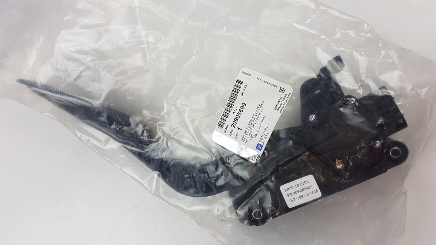 Original OPEL Antara CHEVROLET Captiva accelerator pedal 20905699 