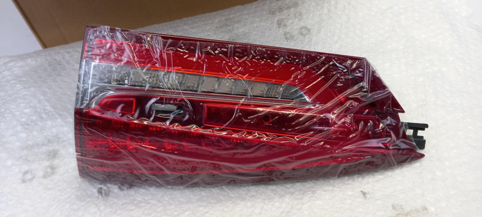 Original FORD Mondeo MK5 Heckleuchte Innen Rechts 2417576