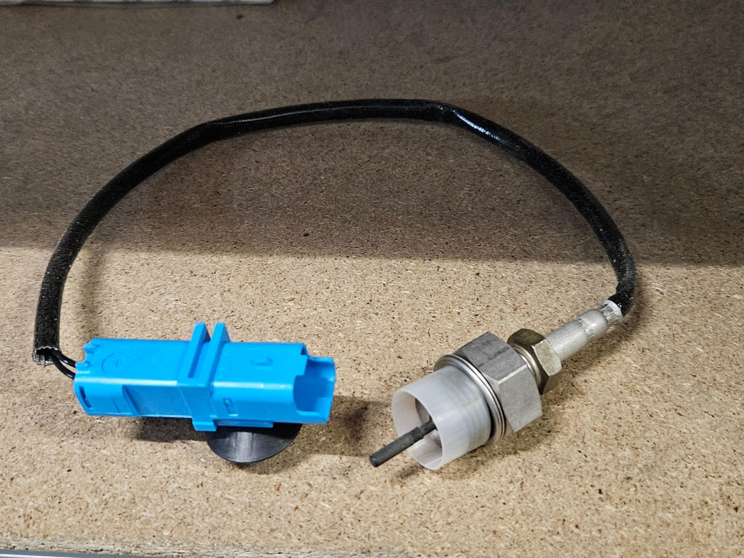Original OE NISSAN Abgastemperaturgeber 2263000Q0B