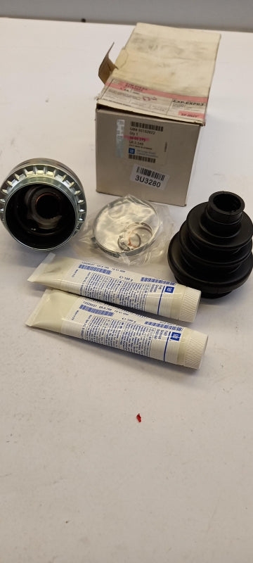 Original OPEL Astra-H Zafira-B Antriebswelle Gelenksatz innen rechts 93182622