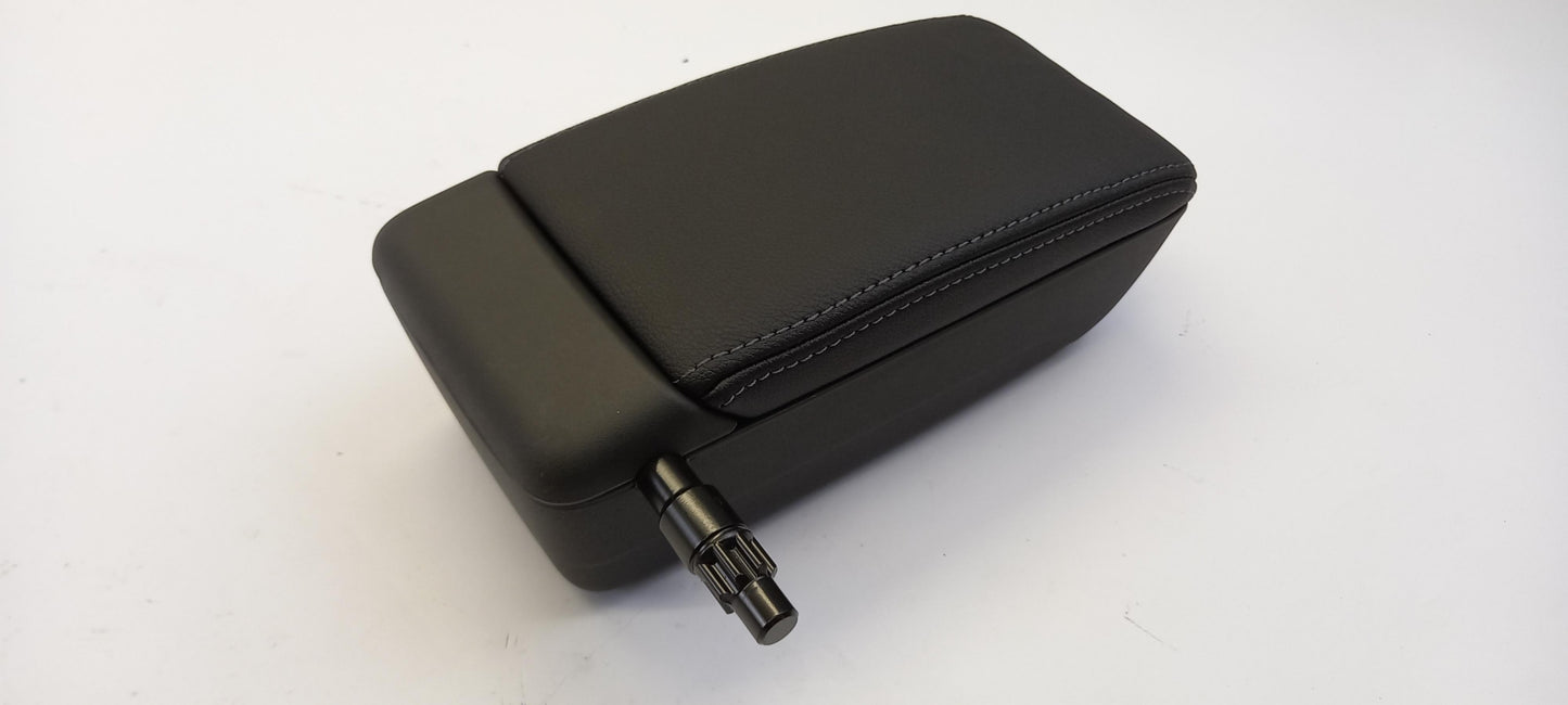 Original RENAULT Megane Captur Armlehne vorne rechts 877001236R